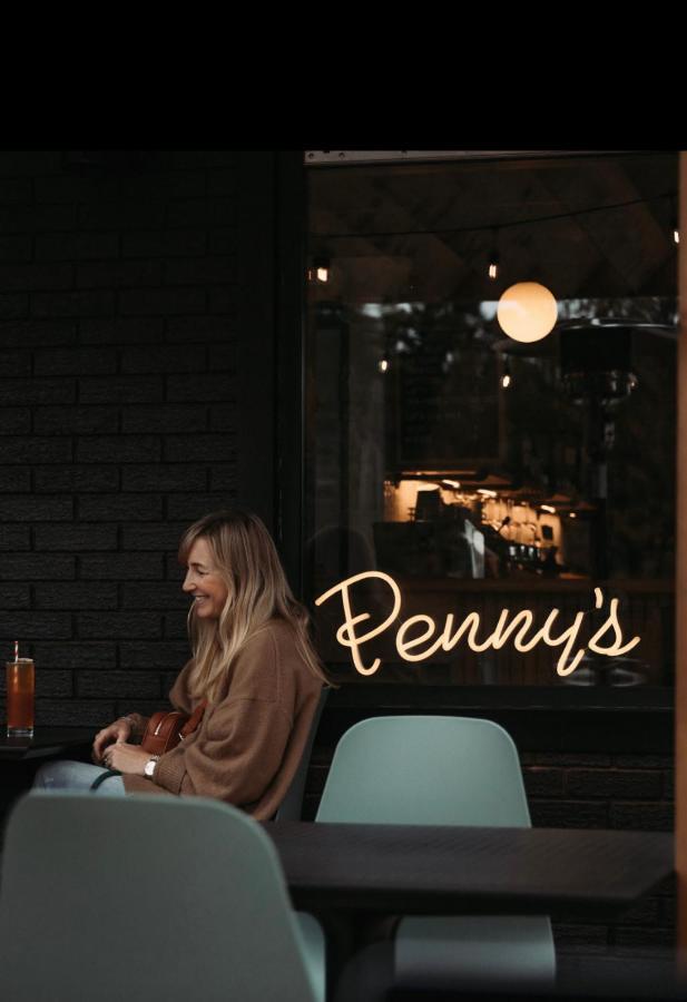 Penny'S Motel Thornbury Екстериор снимка