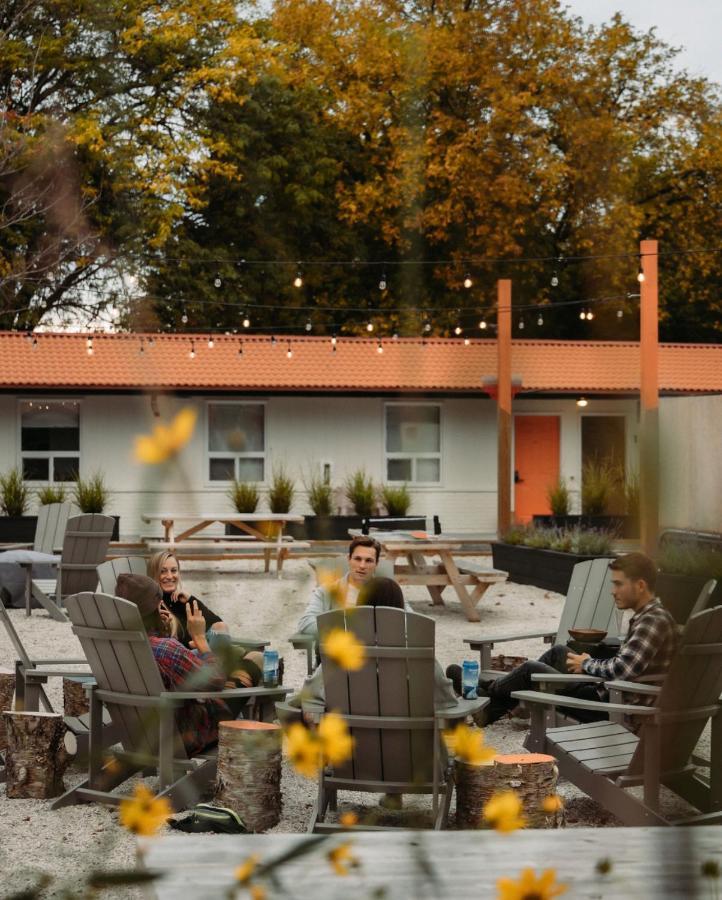 Penny'S Motel Thornbury Екстериор снимка