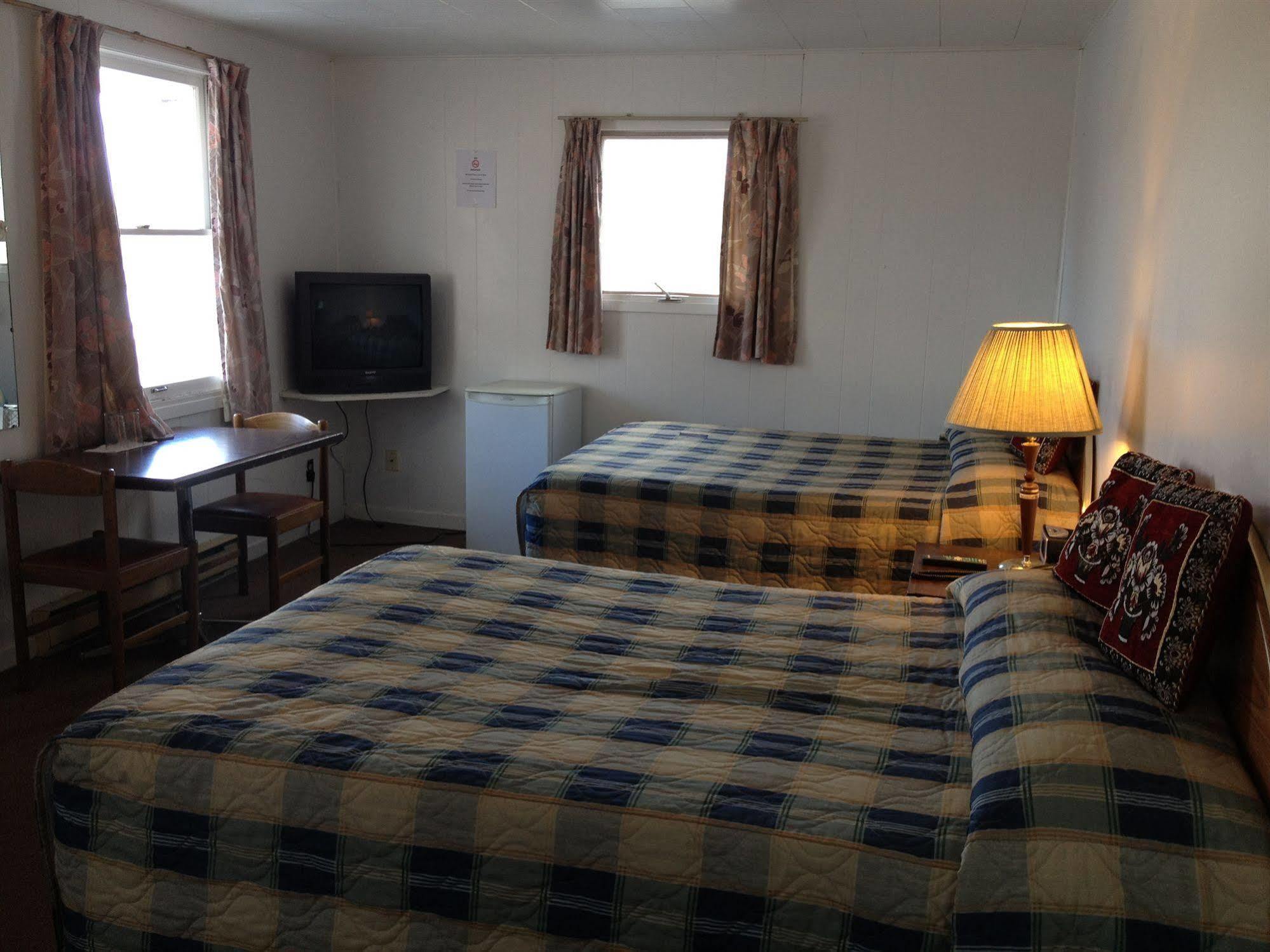 Penny'S Motel Thornbury Екстериор снимка